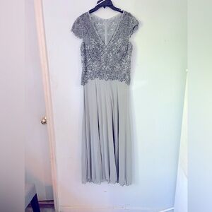 ALEX EVENINGS size 10 Charcoal Sequin & Embroidered Top Chiffon Gown NWT $249